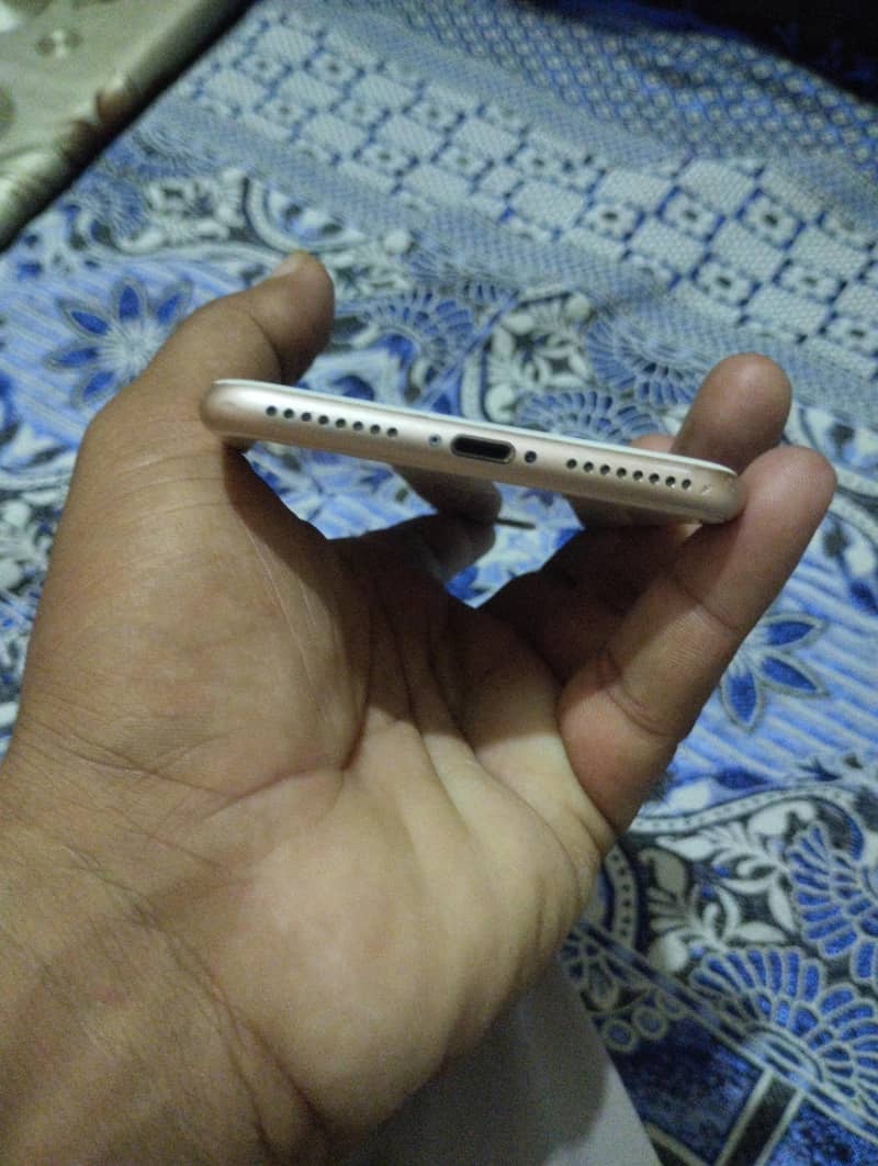 Apple iPhone 8 Plus 2