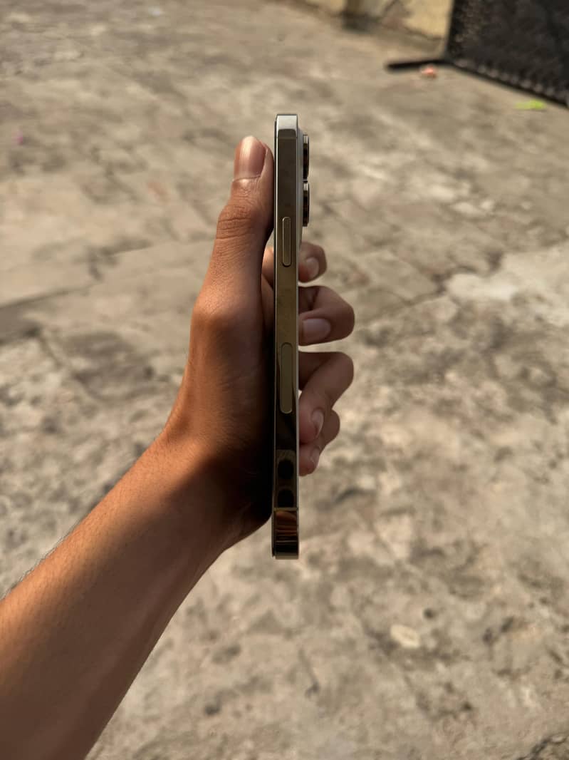 iphone 14 pro max 3