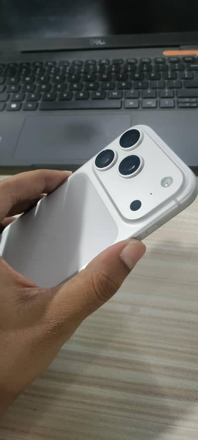 Apple iPhone 17 Pro 256gb PTA approved, almost new (10/10)