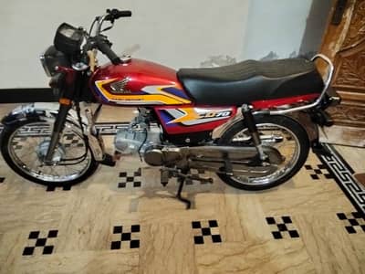 Honda CD 70 2025