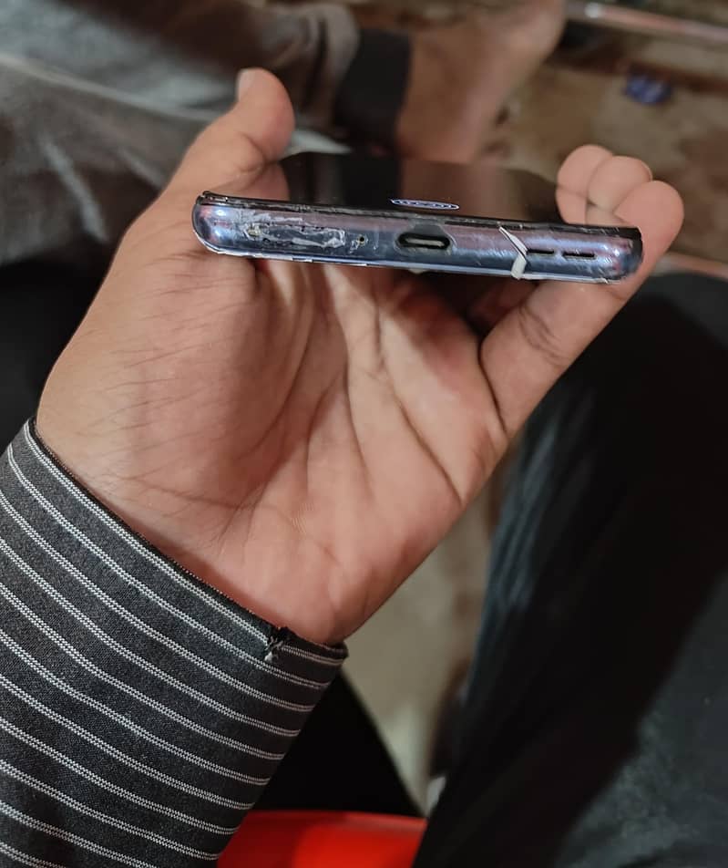 One Plus 9 5G 4