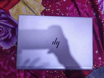 Laptop HP new design 8gb ram 256gb hard core i 5