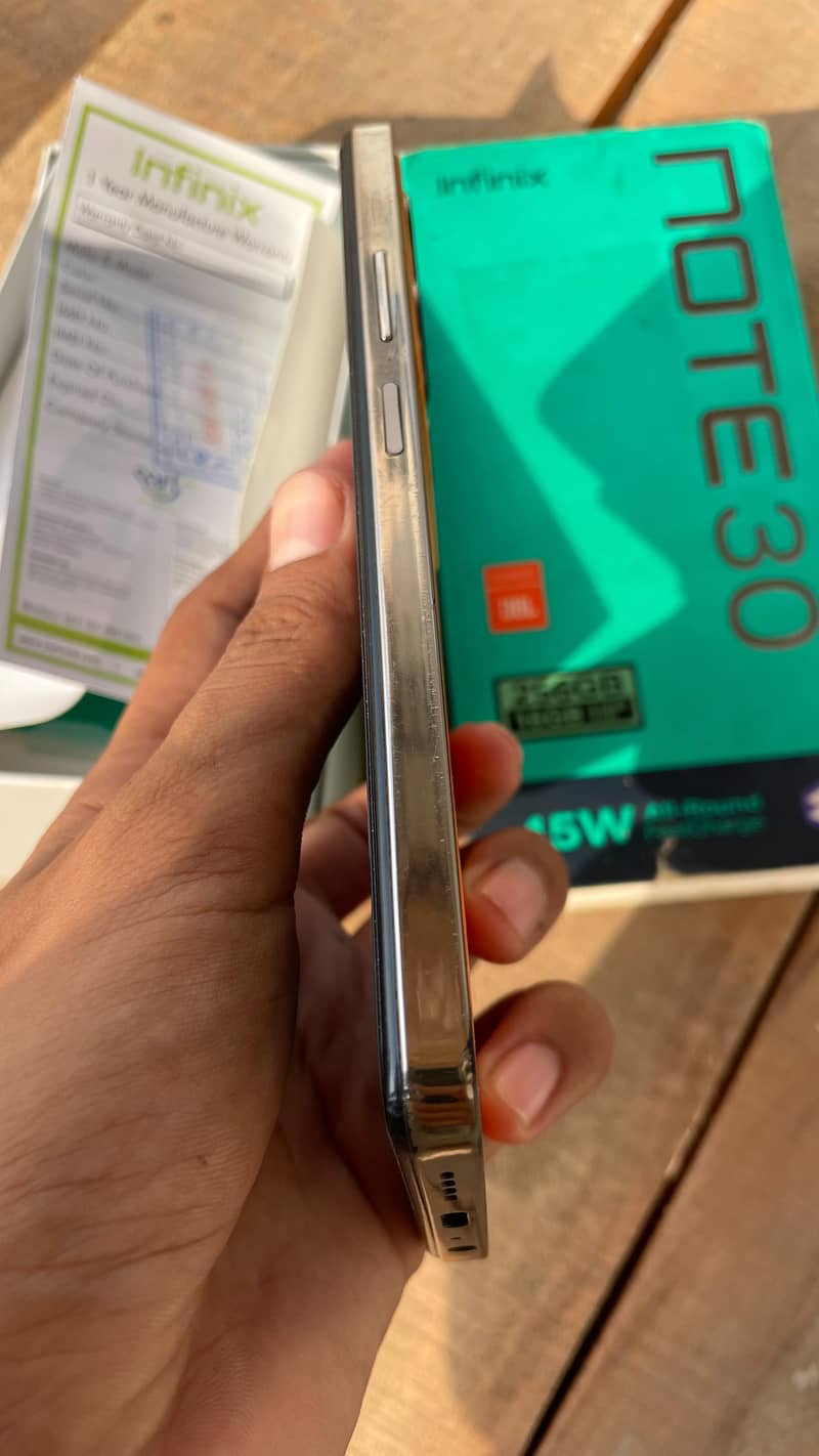 Infinix Note 30 7