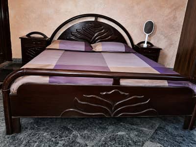 bed / king size bed / side tables / beds