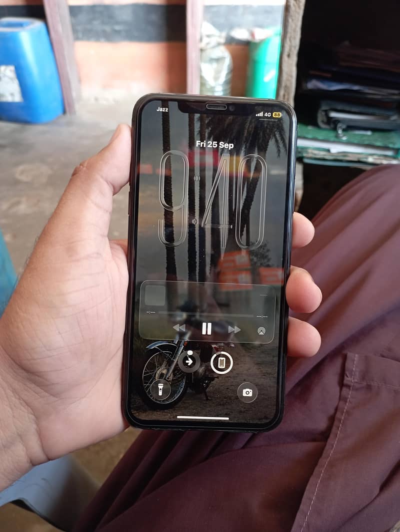 Apple iPhone 11 Pro Max 2