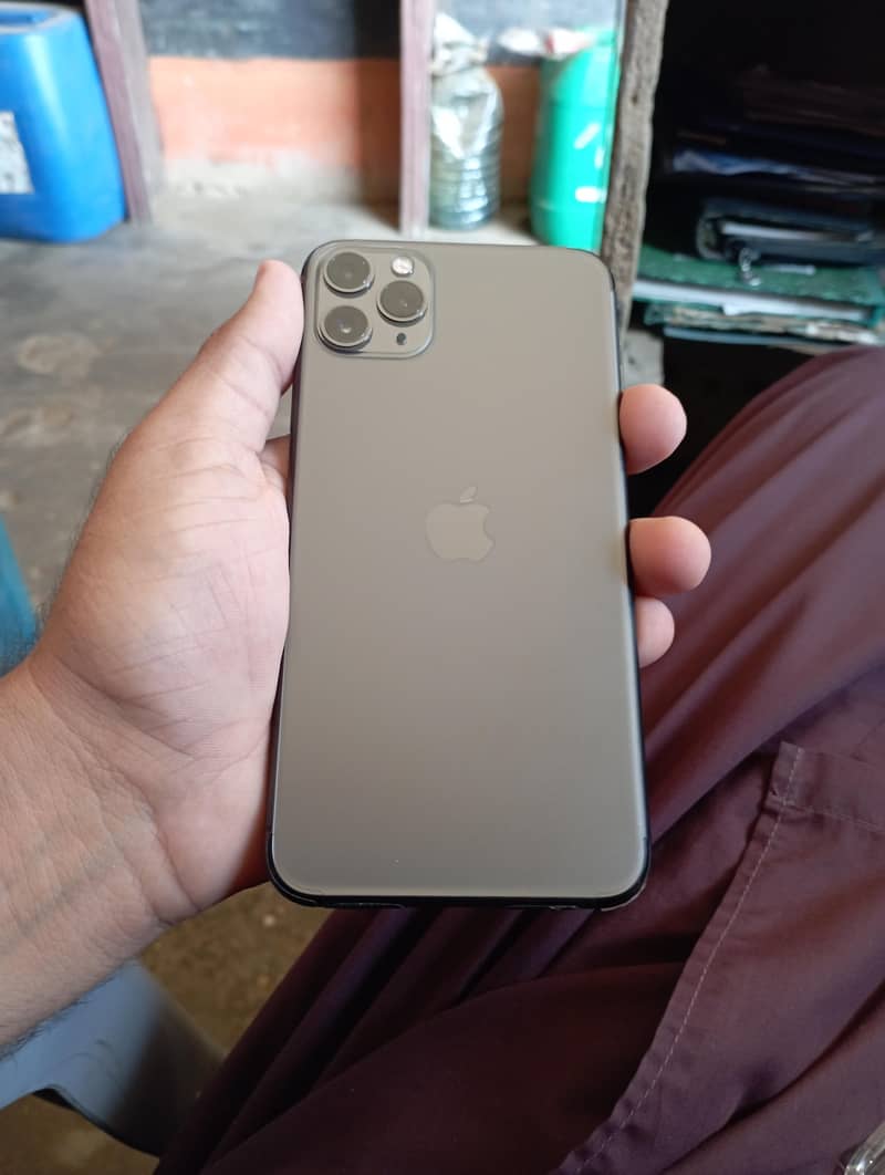 Apple iPhone 11 Pro Max 3