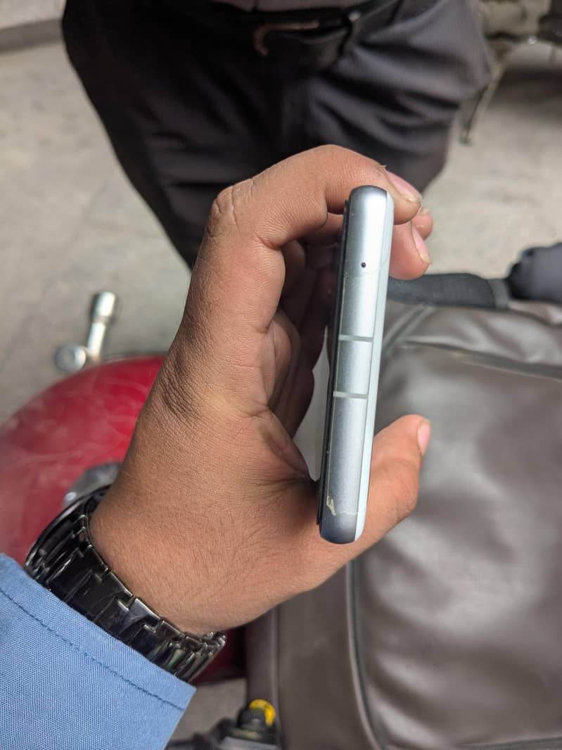 Google Pixel 7a 1
