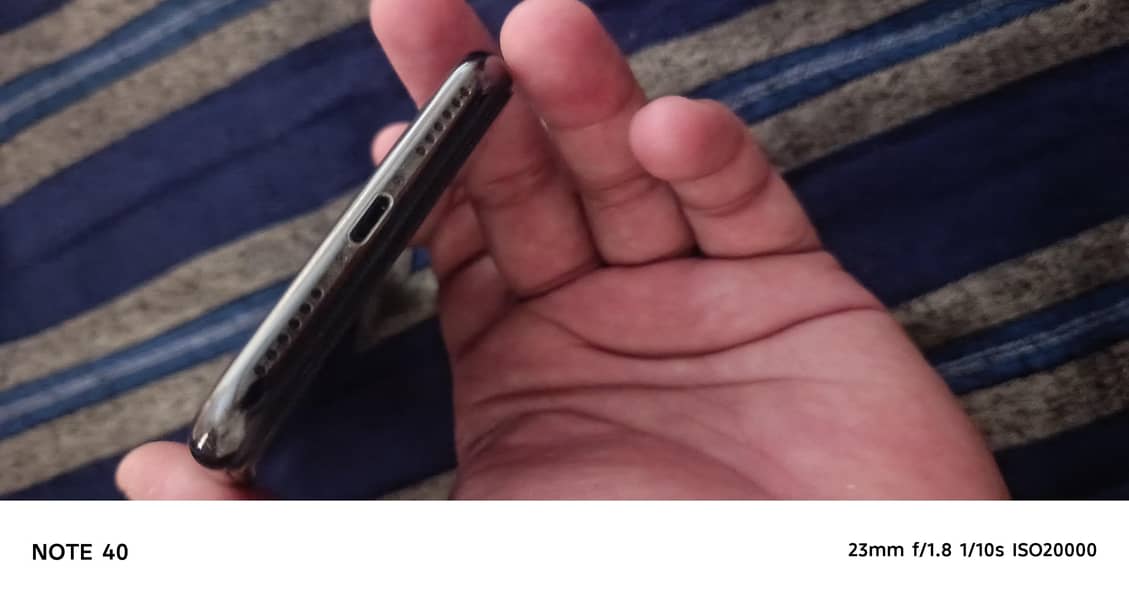 Apple iPhone X 4