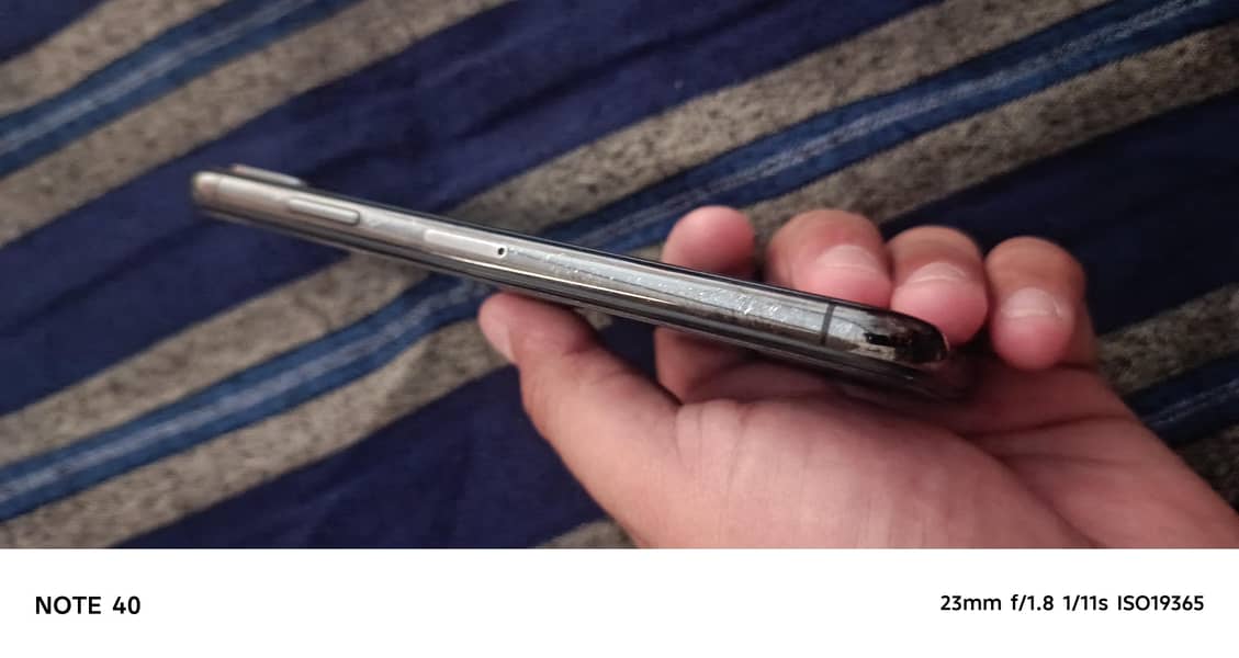 Apple iPhone X 5