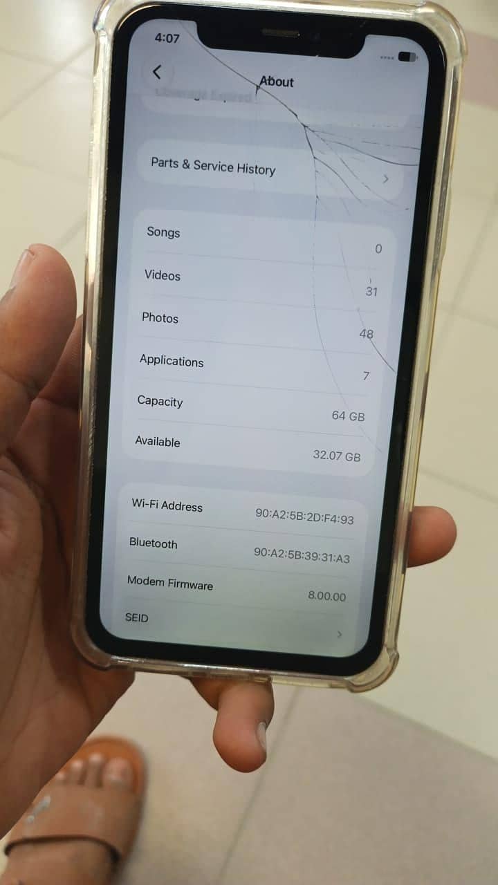 Apple iPhone 11 4