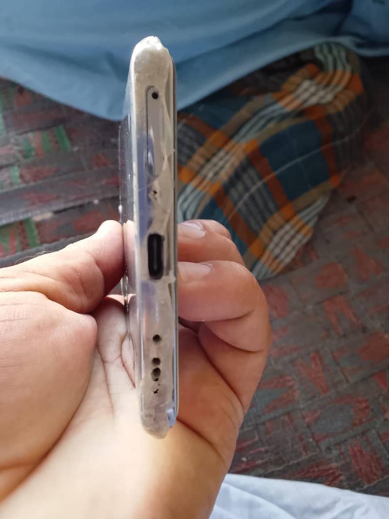 Tecno CAMON 40 Pro 6