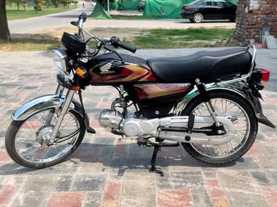 Honda CD 70 Black 2026