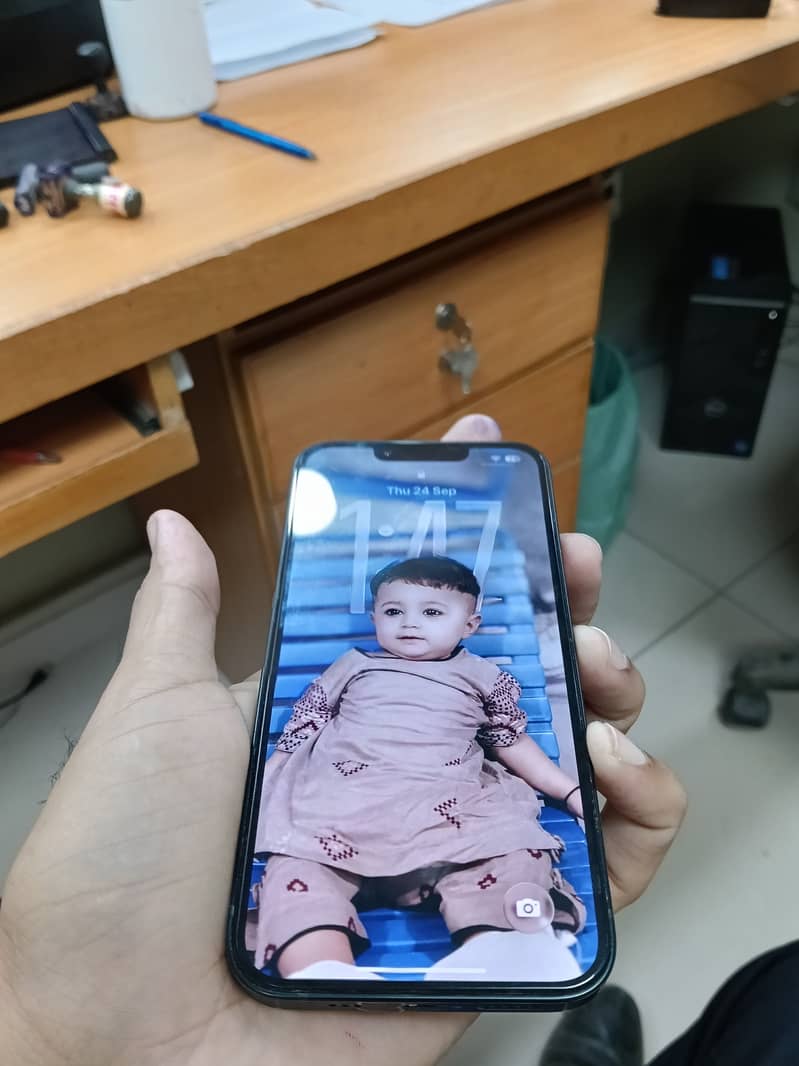 Apple iPhone 13 4