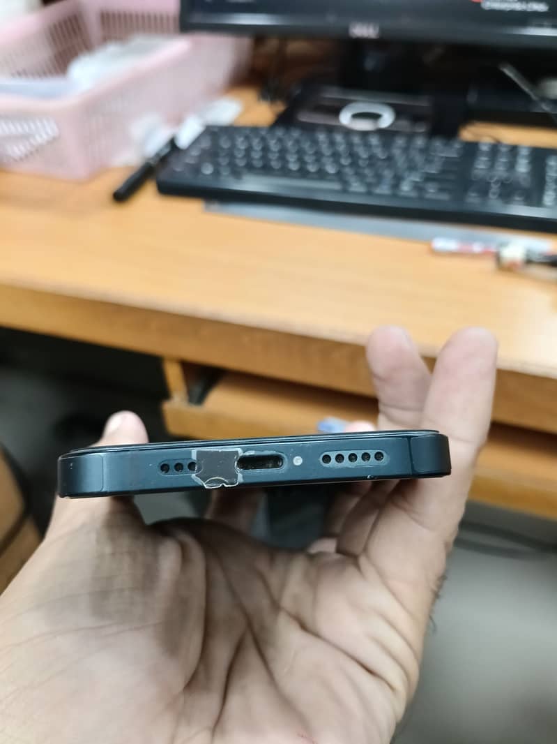 Apple iPhone 13 5