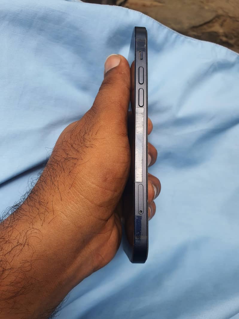 Apple iPhone 12 5