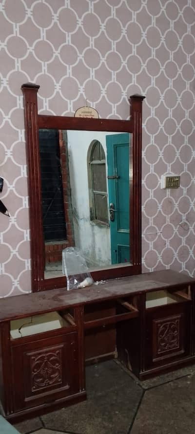 wooden Dressing Table dresser with Drawer and Mirror excellent condi