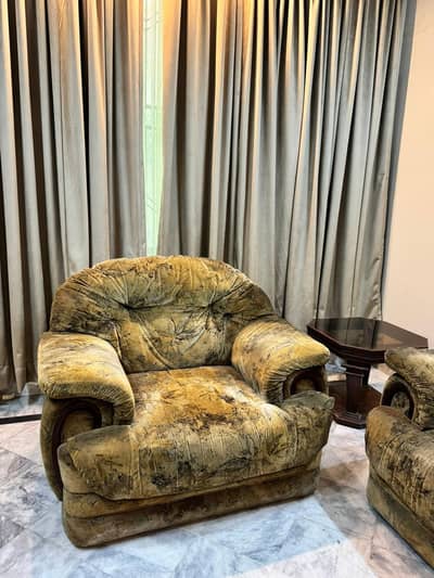 Daring room  Sofa set  Good  condition