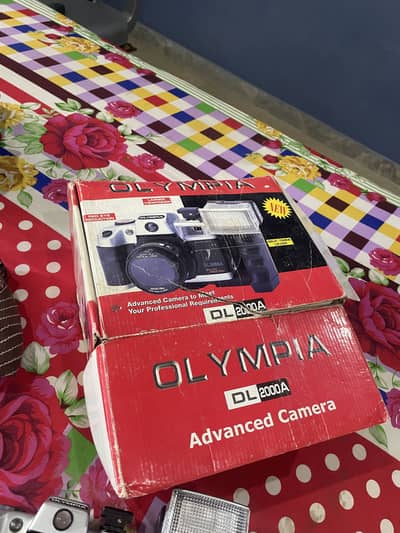 OLYMPIA CAMERA OLD BUT IN NEW CONDITION NON USE