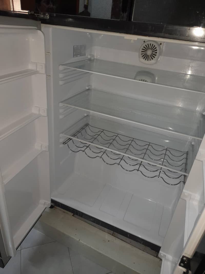 Refrigerator 1