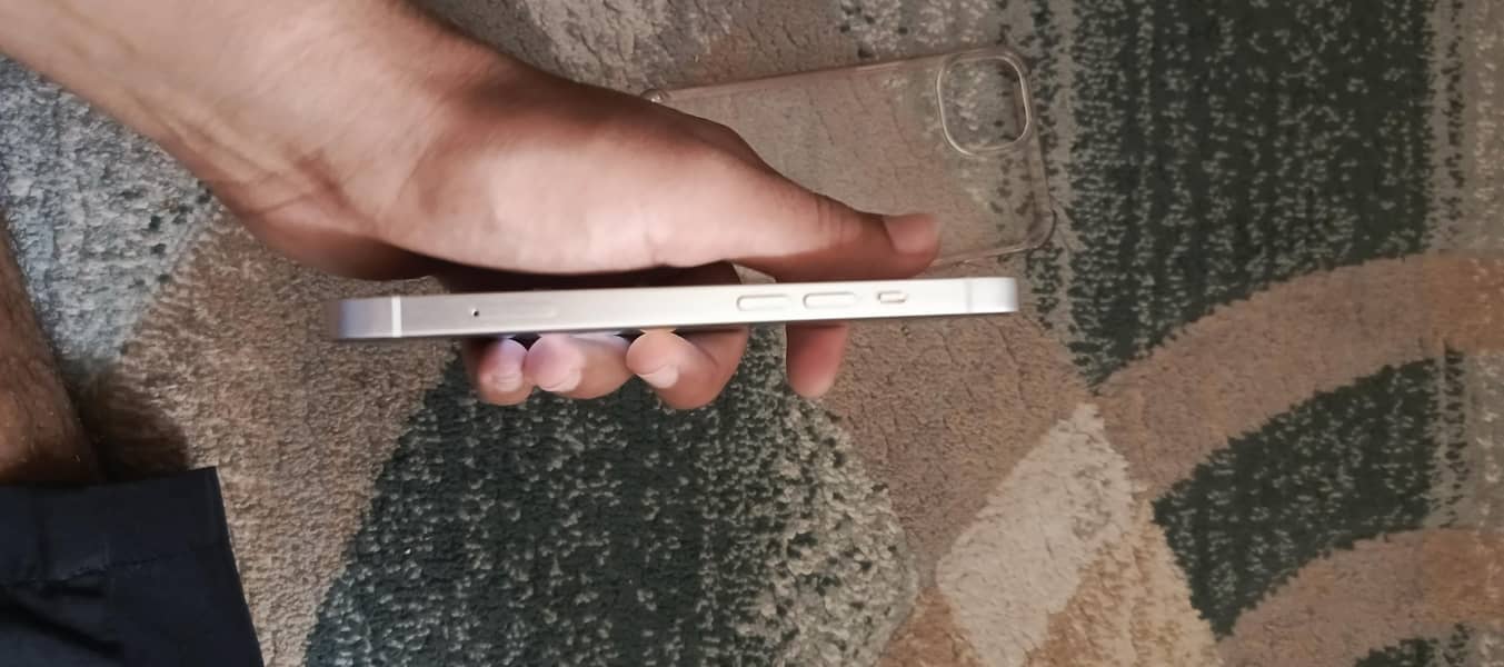 Apple iPhone 13 1