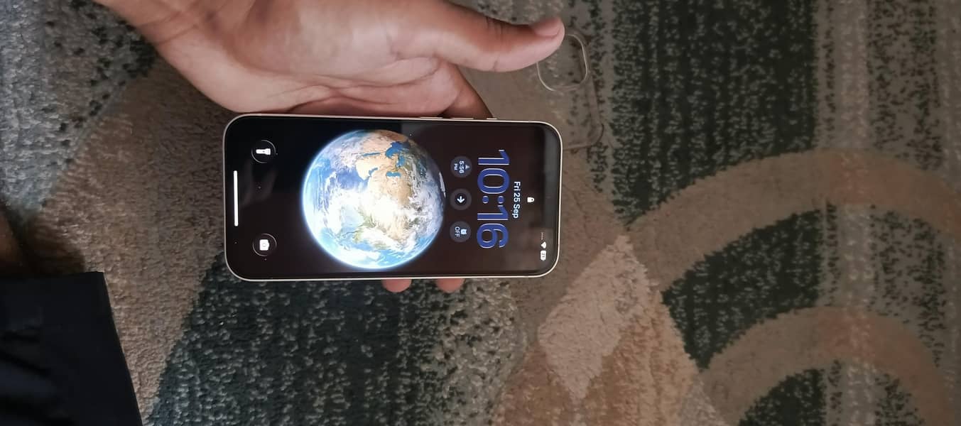 Apple iPhone 13 2
