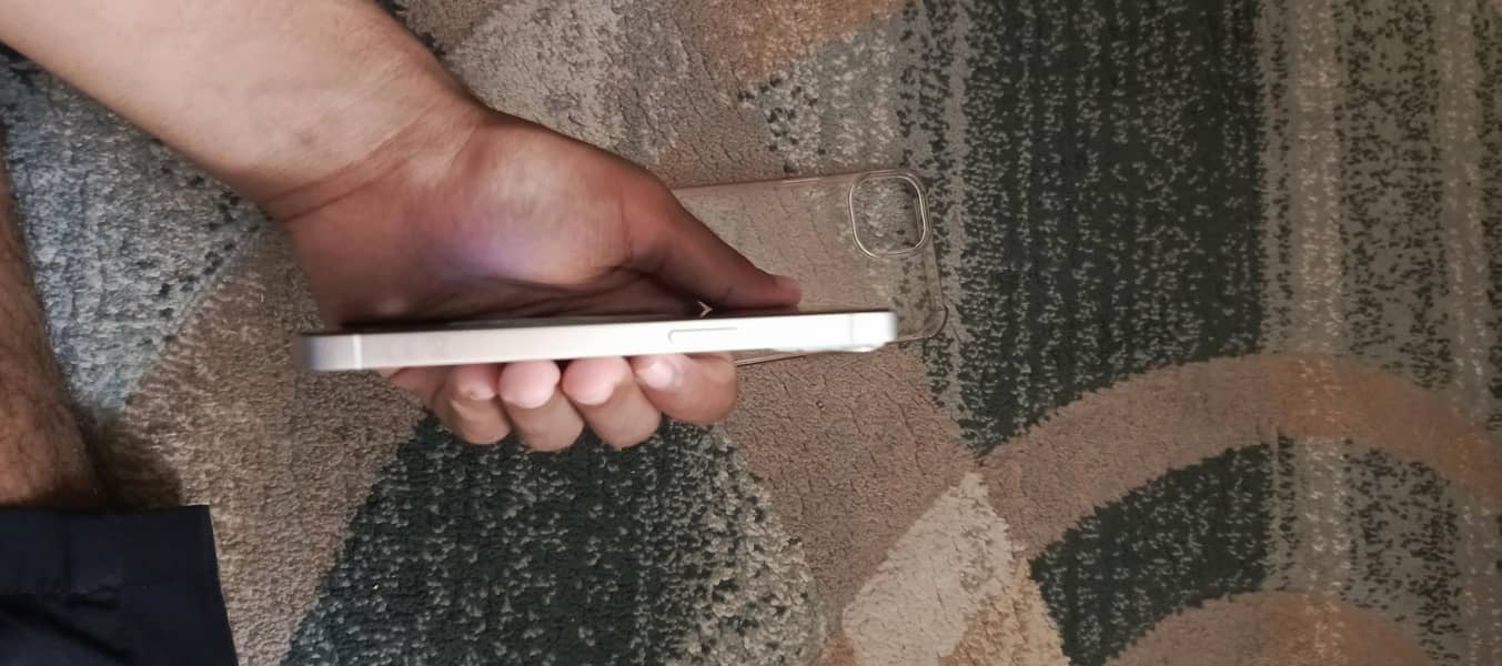 Apple iPhone 13 3