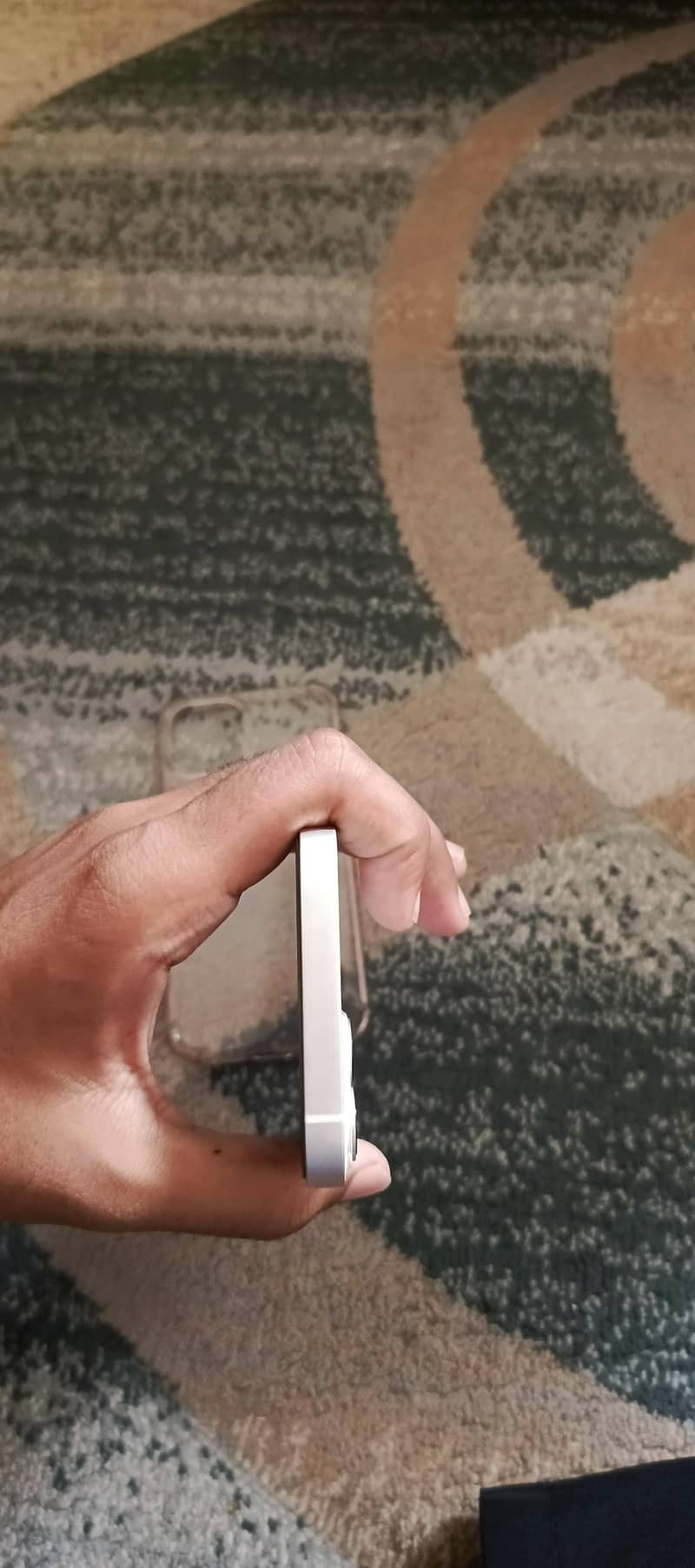 Apple iPhone 13 4