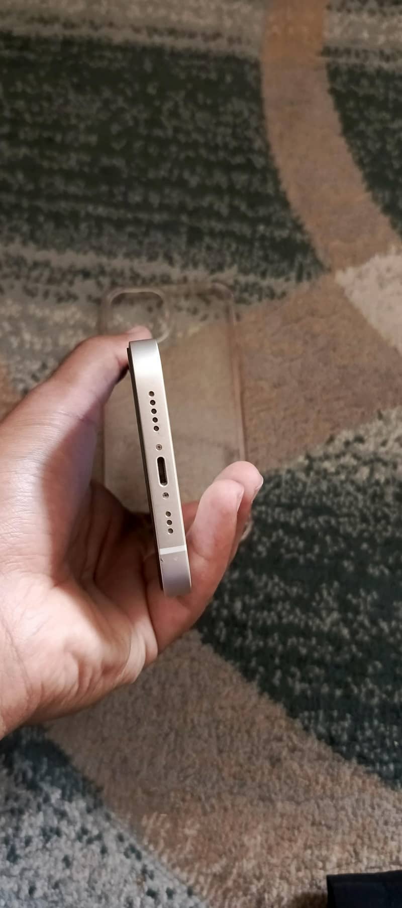 Apple iPhone 13 5