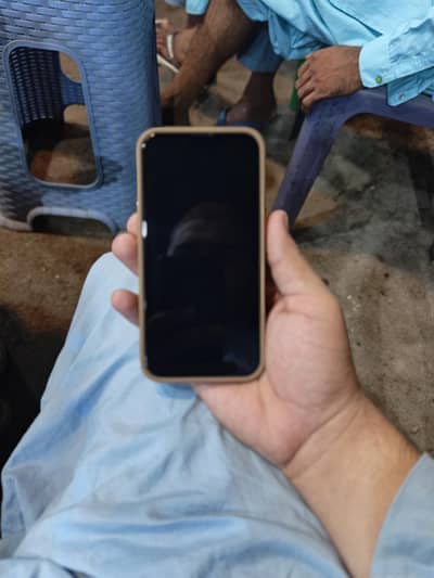 Apple iPhone 13