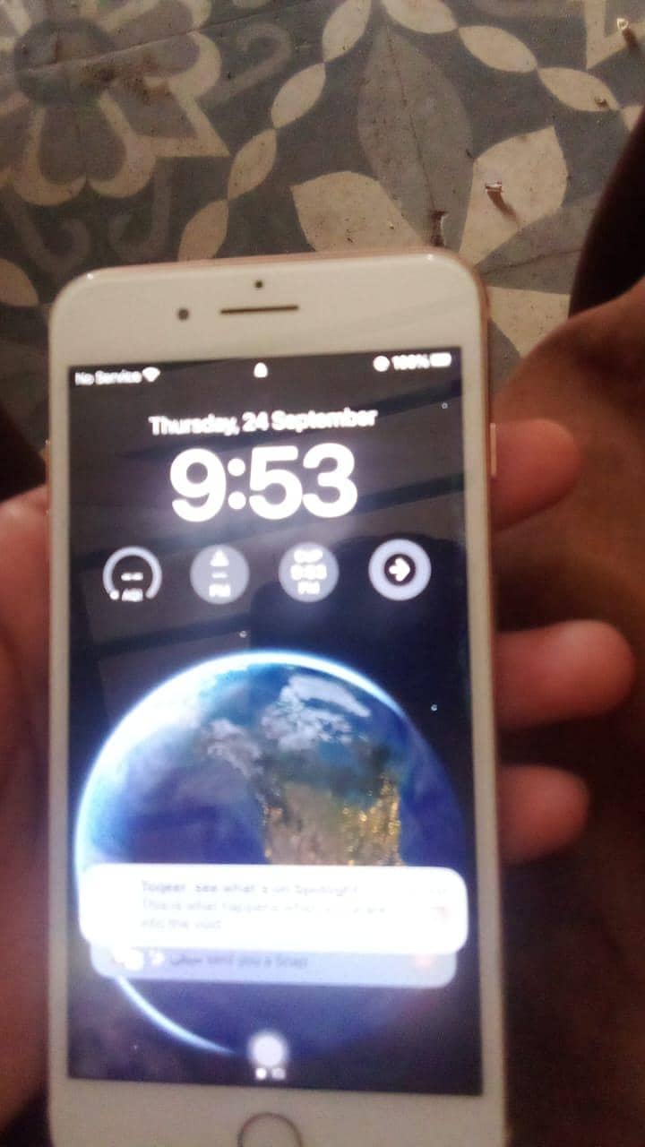 Apple iPhone 8 Plus 1