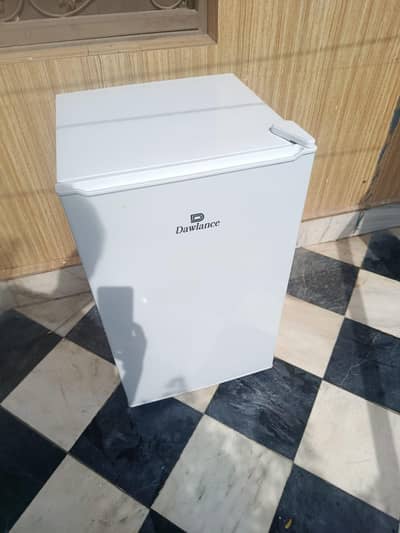 dawalnce frige for sale in good new candtion 03025090192