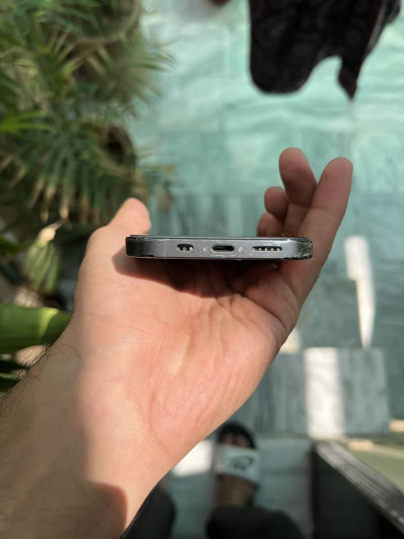 Apple iPhone 12 Pro 2
