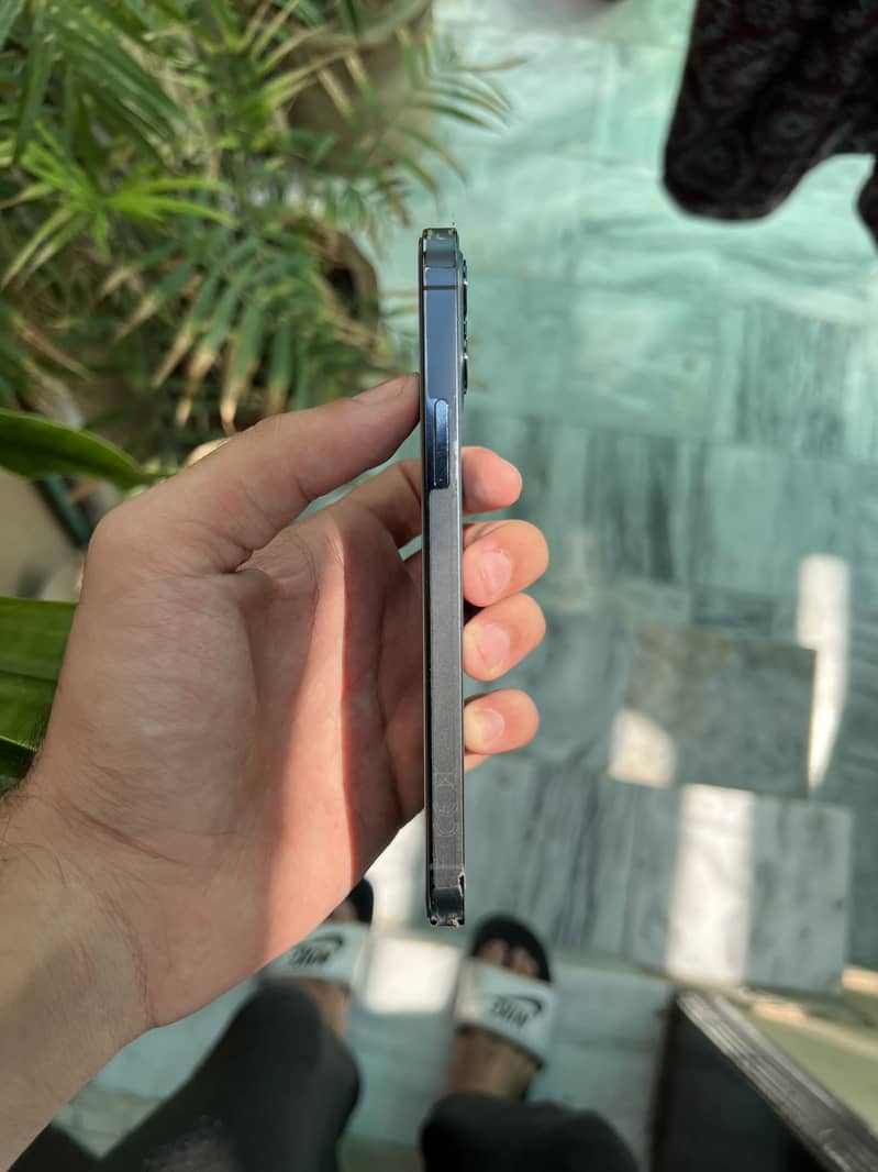 Apple iPhone 12 Pro 3