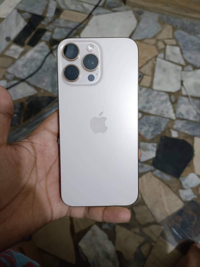 Apple iPhone 16 Pro Max 0
