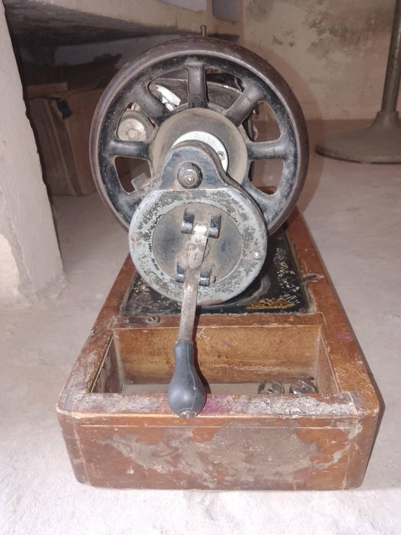 tailor hand machine 1