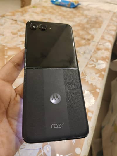 Motorola Razr 50 Ultra 12/256 cheapest phone for gaming