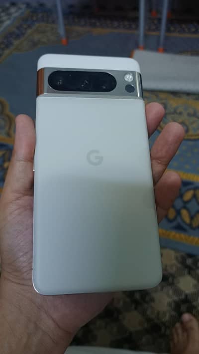 Google Pixel 8 Pro
