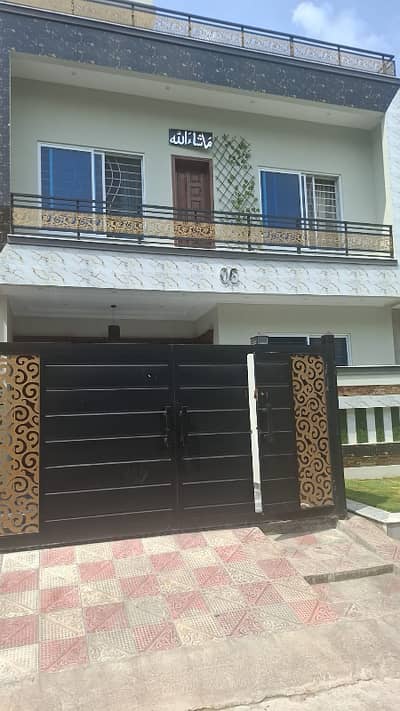 G 13/4 Brand New Double Story House for sale Size 25 40 newly Tile flooring 4 bed 5 bath 2 tvl 2 kitchen Car porch water boring