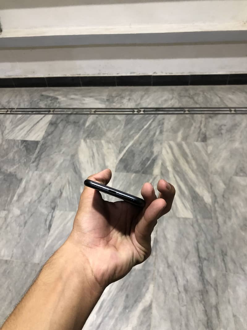 Apple iPhone SE 13