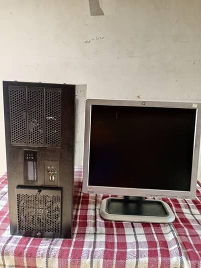 Tower PC Intel Xeon With LCD