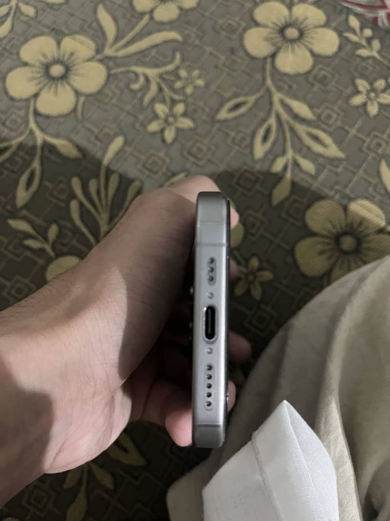 Apple iPhone 15 Pro 1