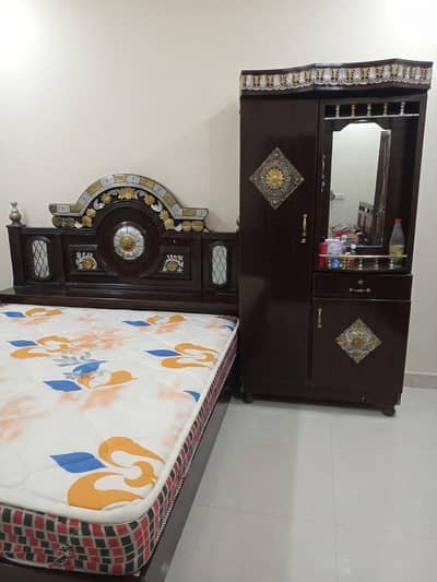 King Size Bed And Mattress Almari for sell Argent