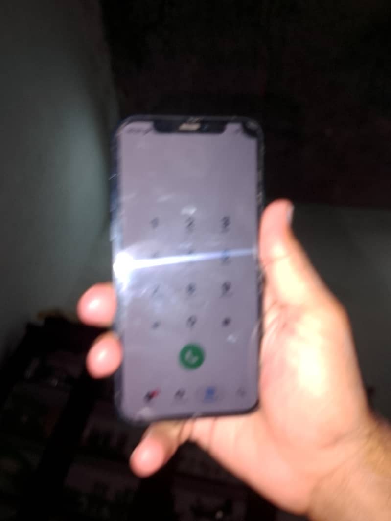 Apple iPhone 12 1