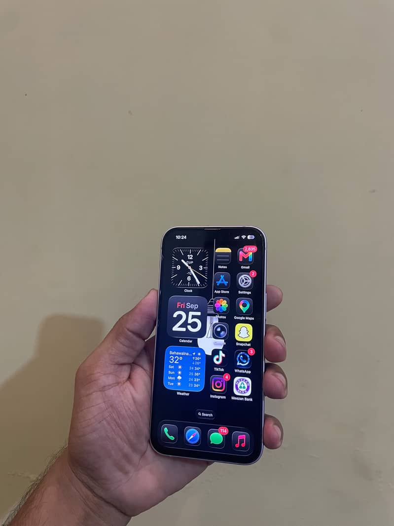 Apple iPhone 14 3