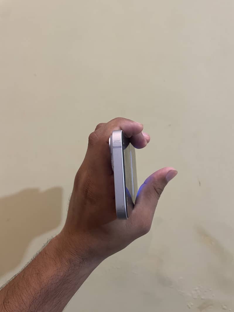 Apple iPhone 14 5