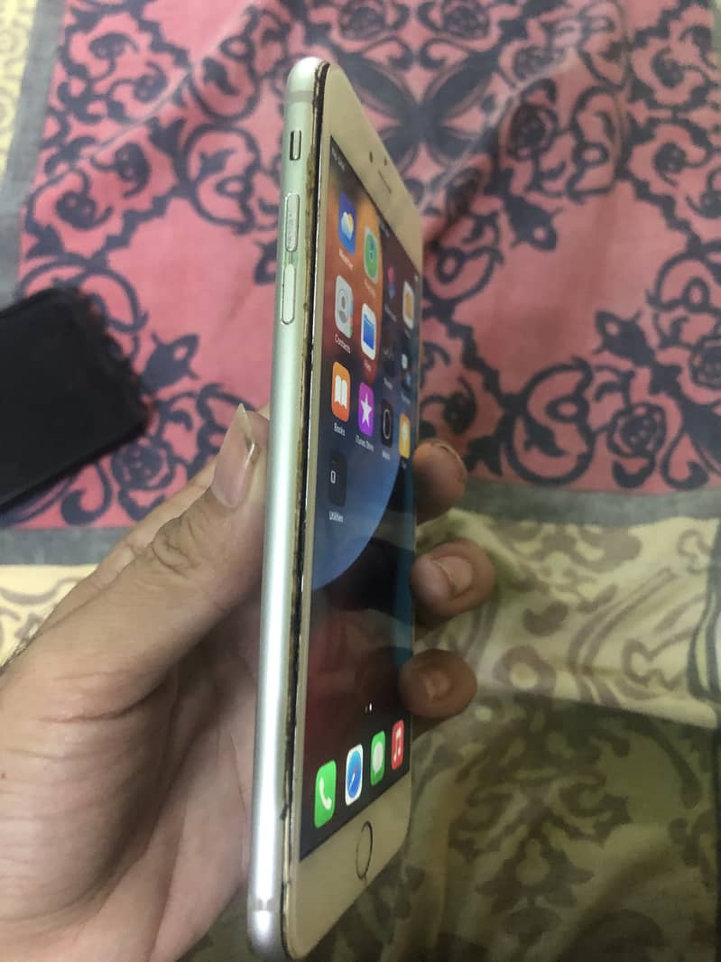 Apple iPhone 6S Plus 1