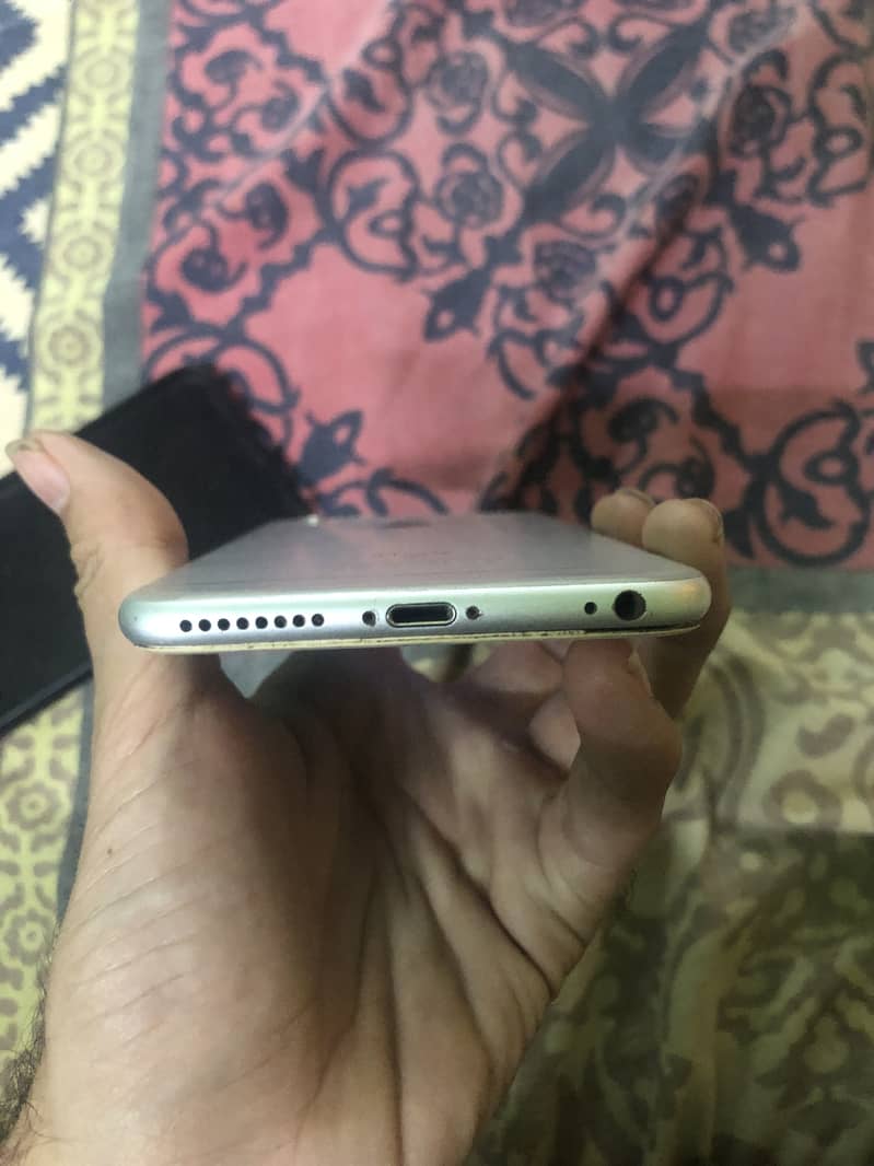Apple iPhone 6S Plus 5