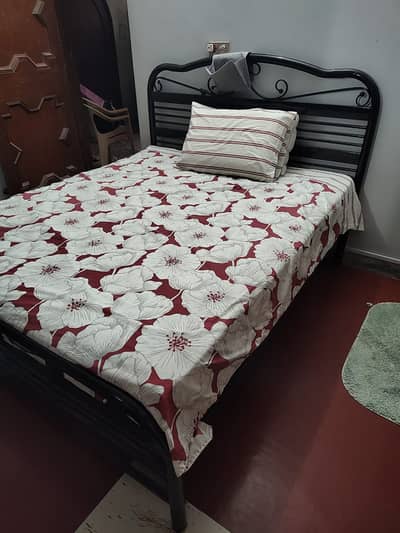 5 feet / 4 feet wrought iron bed with spring mattress