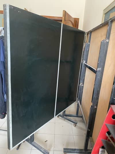 Table tennis table good condition