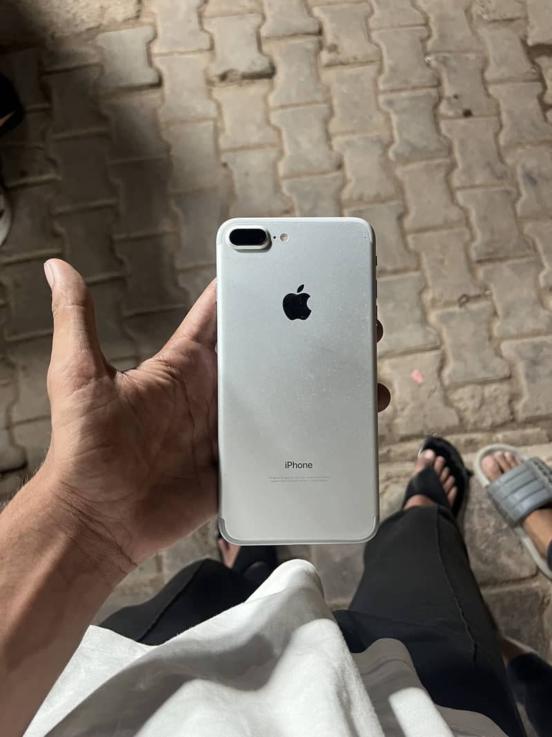 Apple iPhone 7 Plus 0